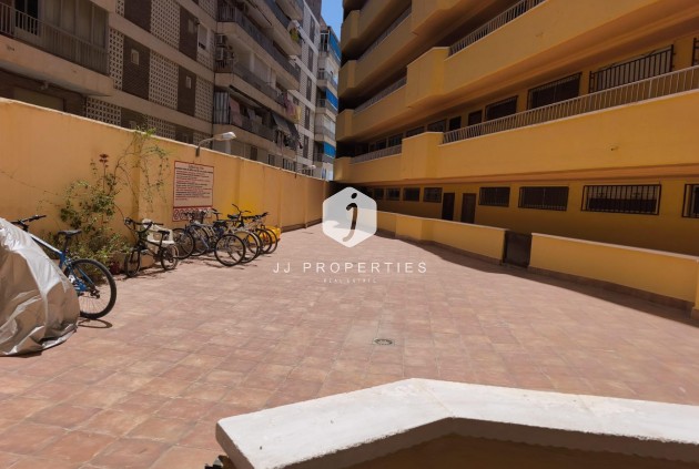 Resale - Apartment / flat -
Torrevieja - Puerto Deportivo Marina Salinas