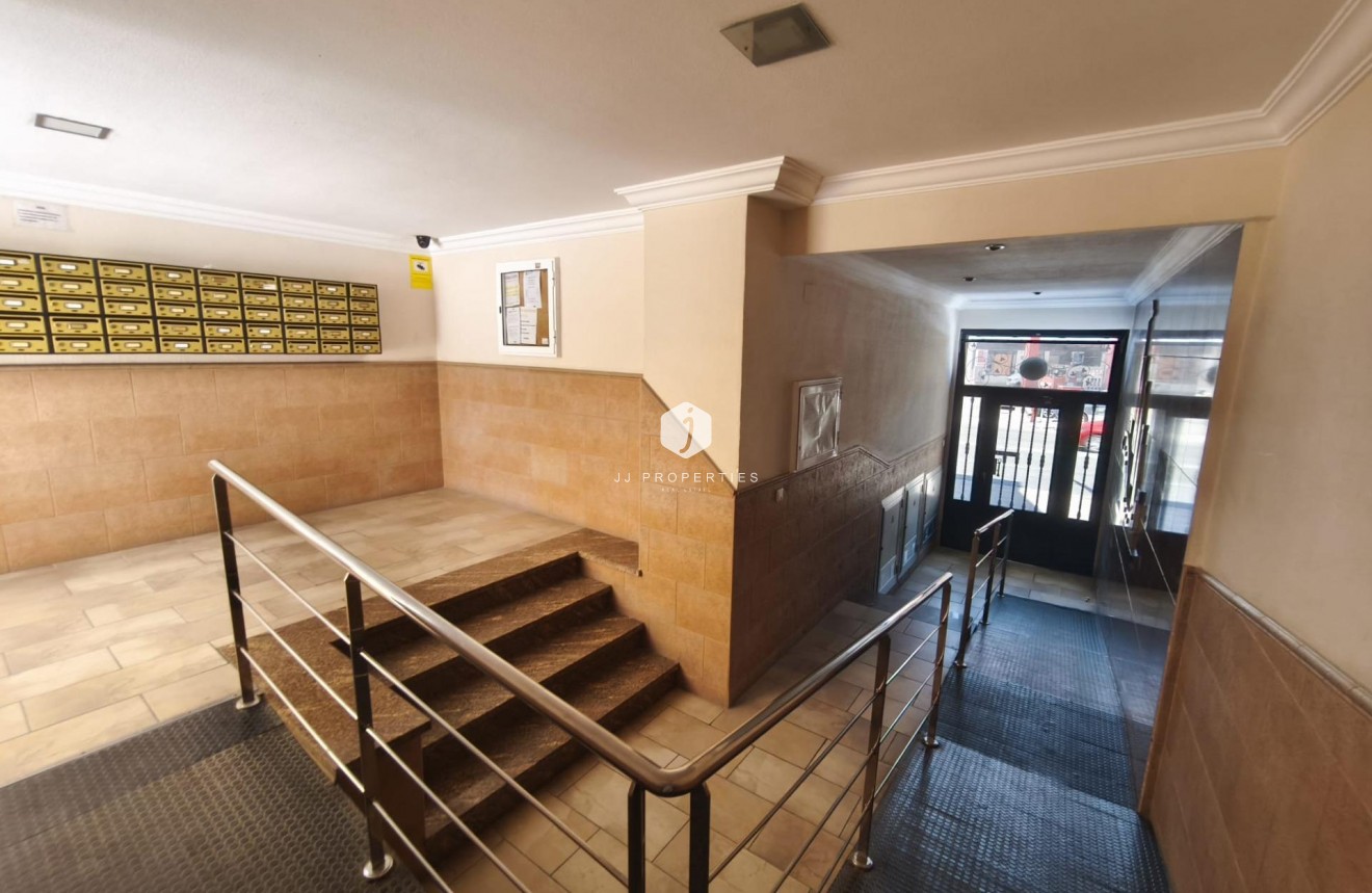 Resale - Apartment / flat -
Torrevieja - Puerto Deportivo Marina Salinas