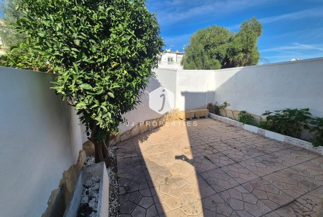 Resale - Chalet -
Torrevieja - Los Balcones