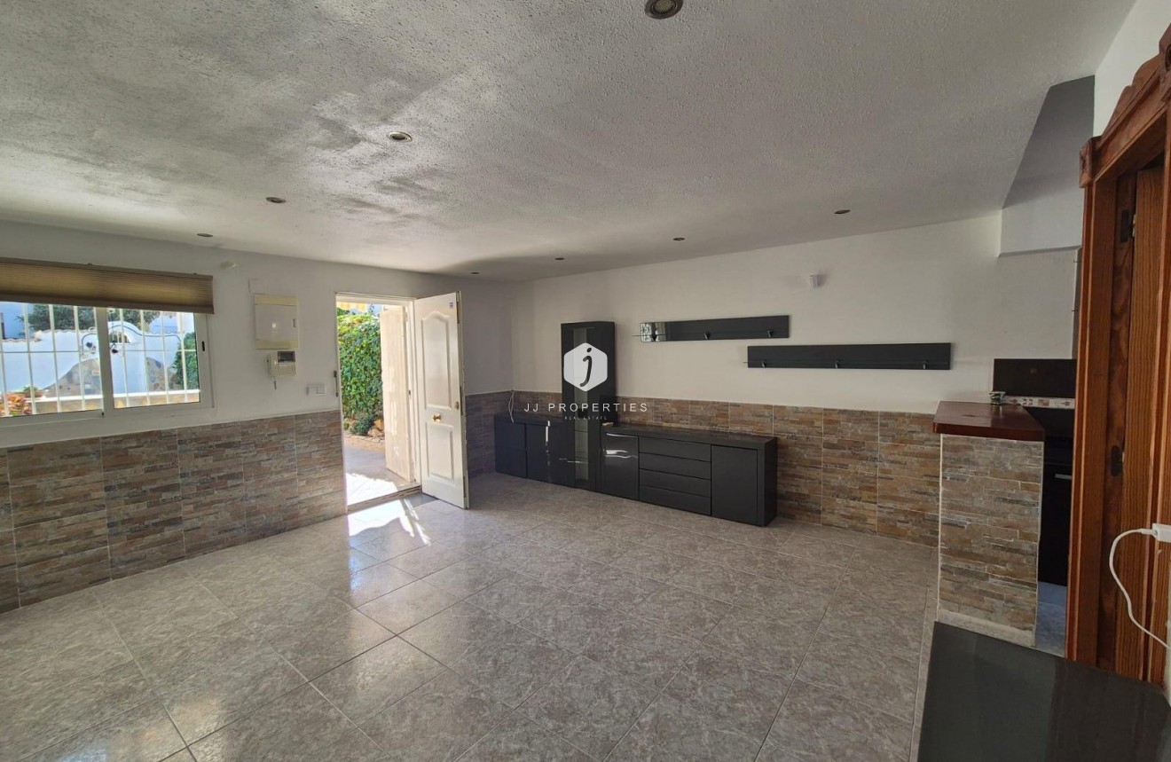 Resale - Chalet -
Torrevieja - Los Balcones