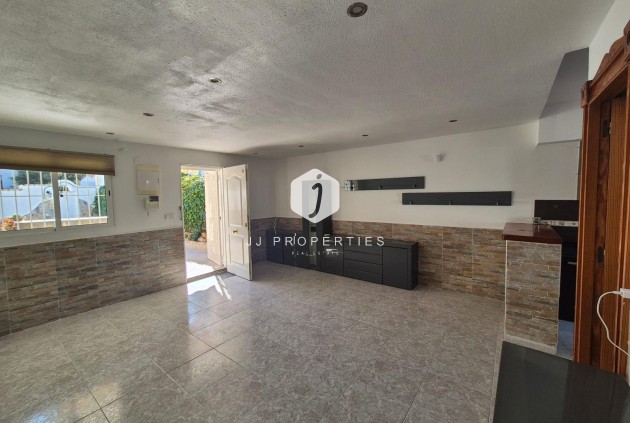 Resale - Chalet -
Torrevieja - Los Balcones