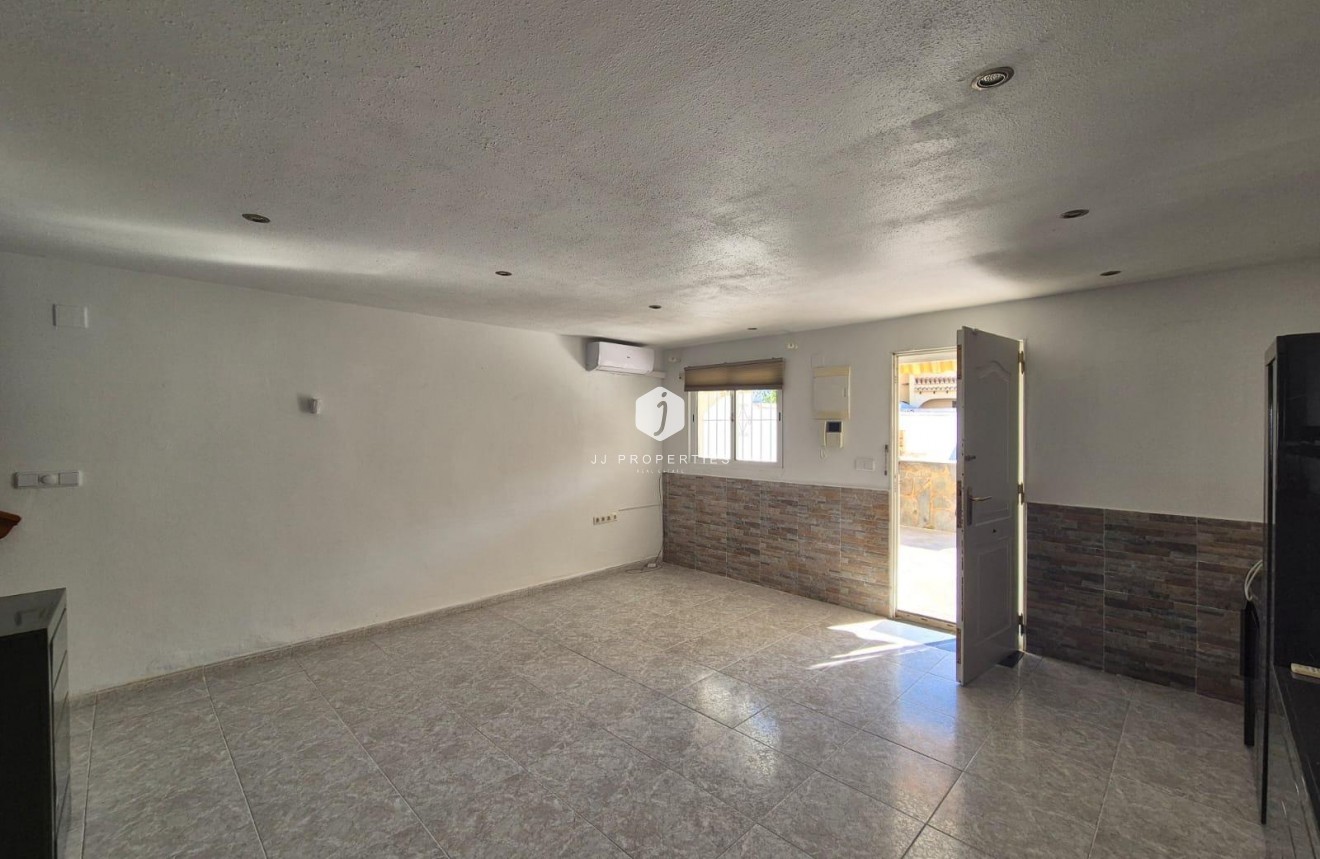 Resale - Chalet -
Torrevieja - Los Balcones