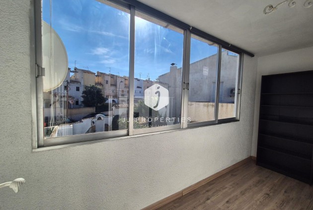 Resale - Chalet -
Torrevieja - Los Balcones