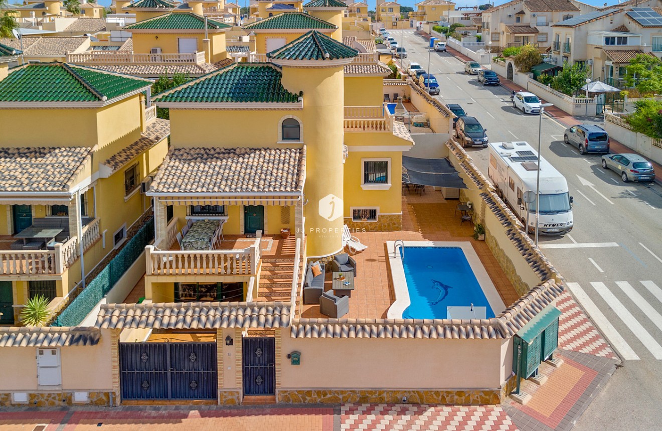 Resale - Villa -
Algorfa - Inland