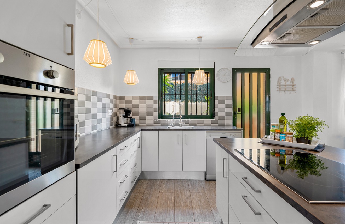 Resale - Villa -
Algorfa - Inland