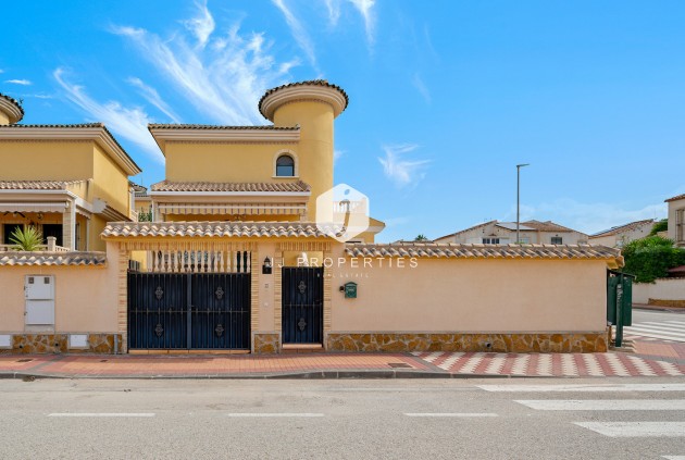 Resale - Villa -
Algorfa - Inland