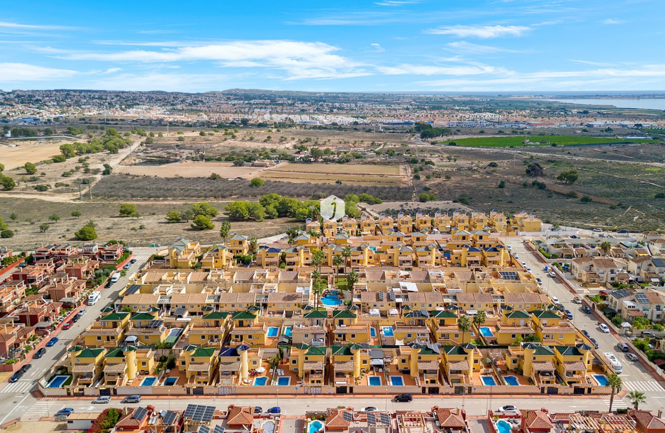 Resale - Villa -
Algorfa - Inland