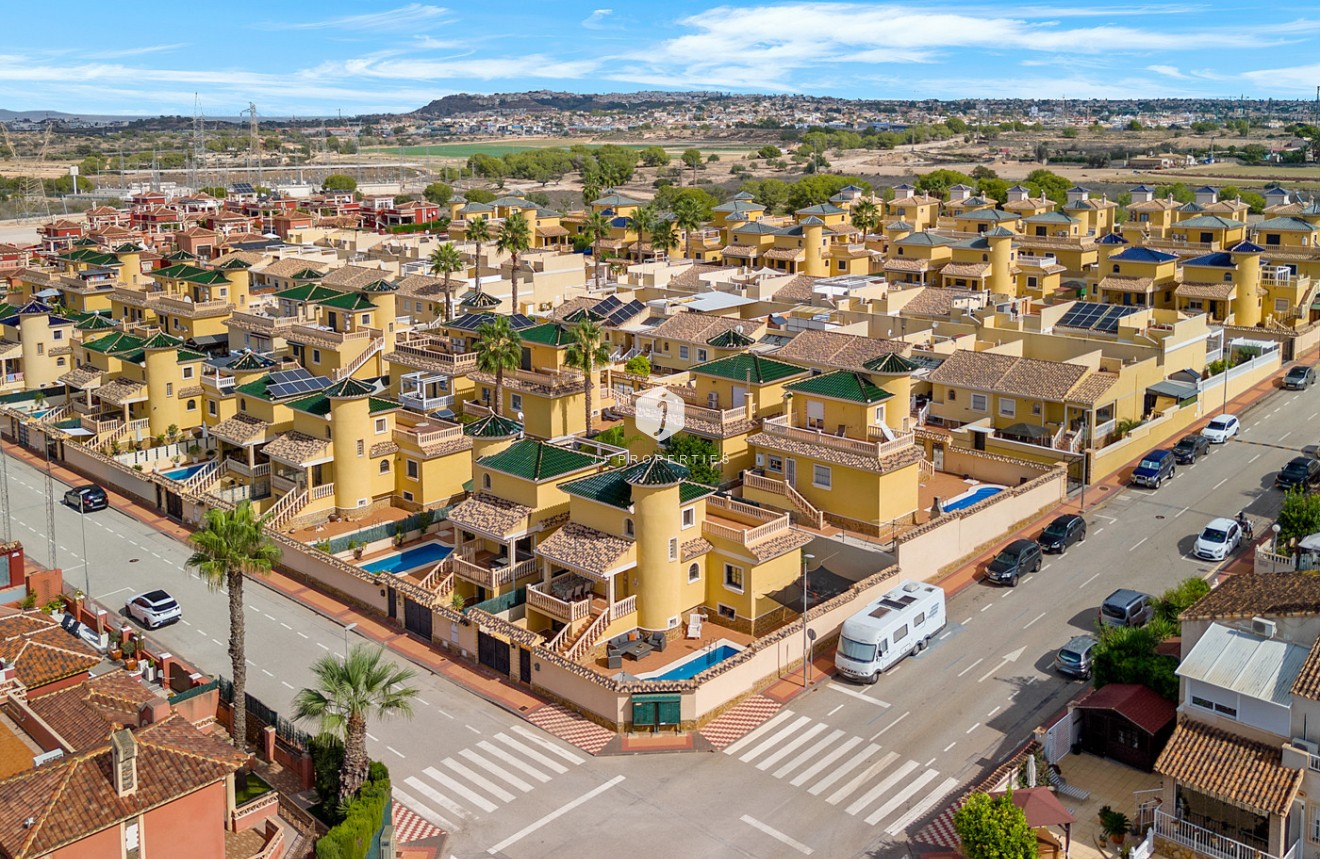 Resale - Villa -
Algorfa - Inland