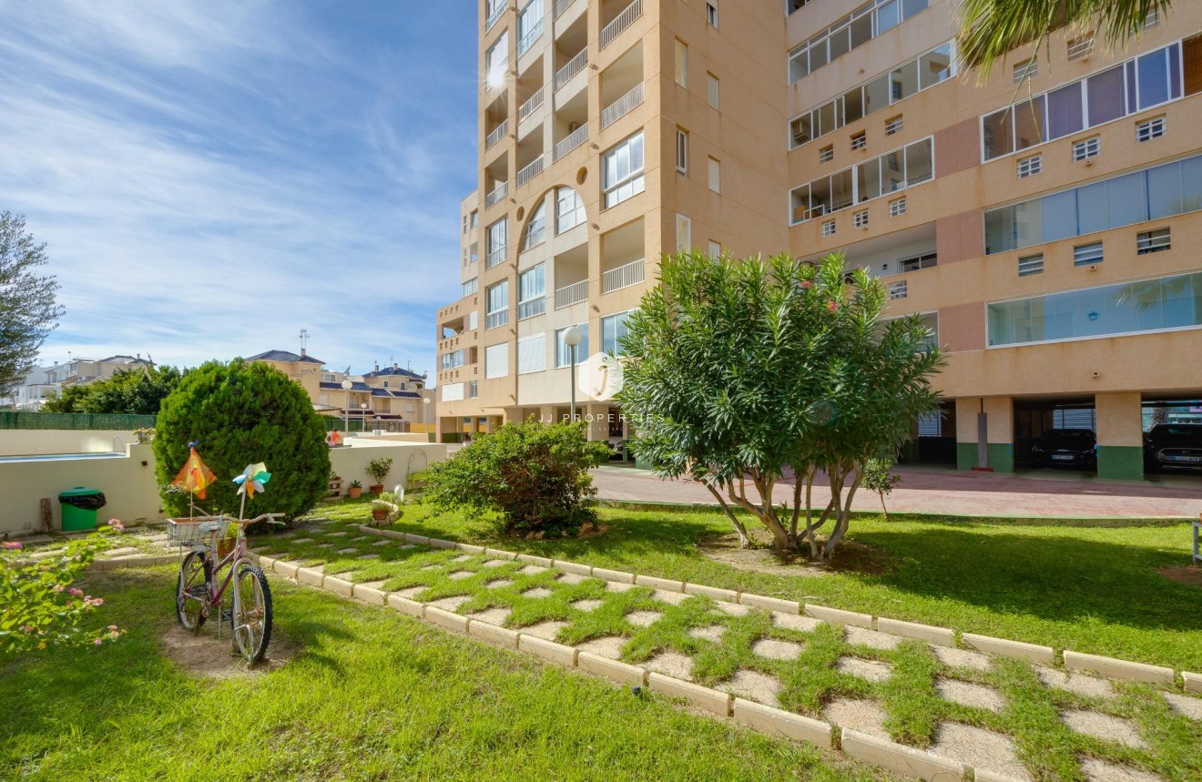 Resale - Apartment / flat -
Torrevieja - La veleta