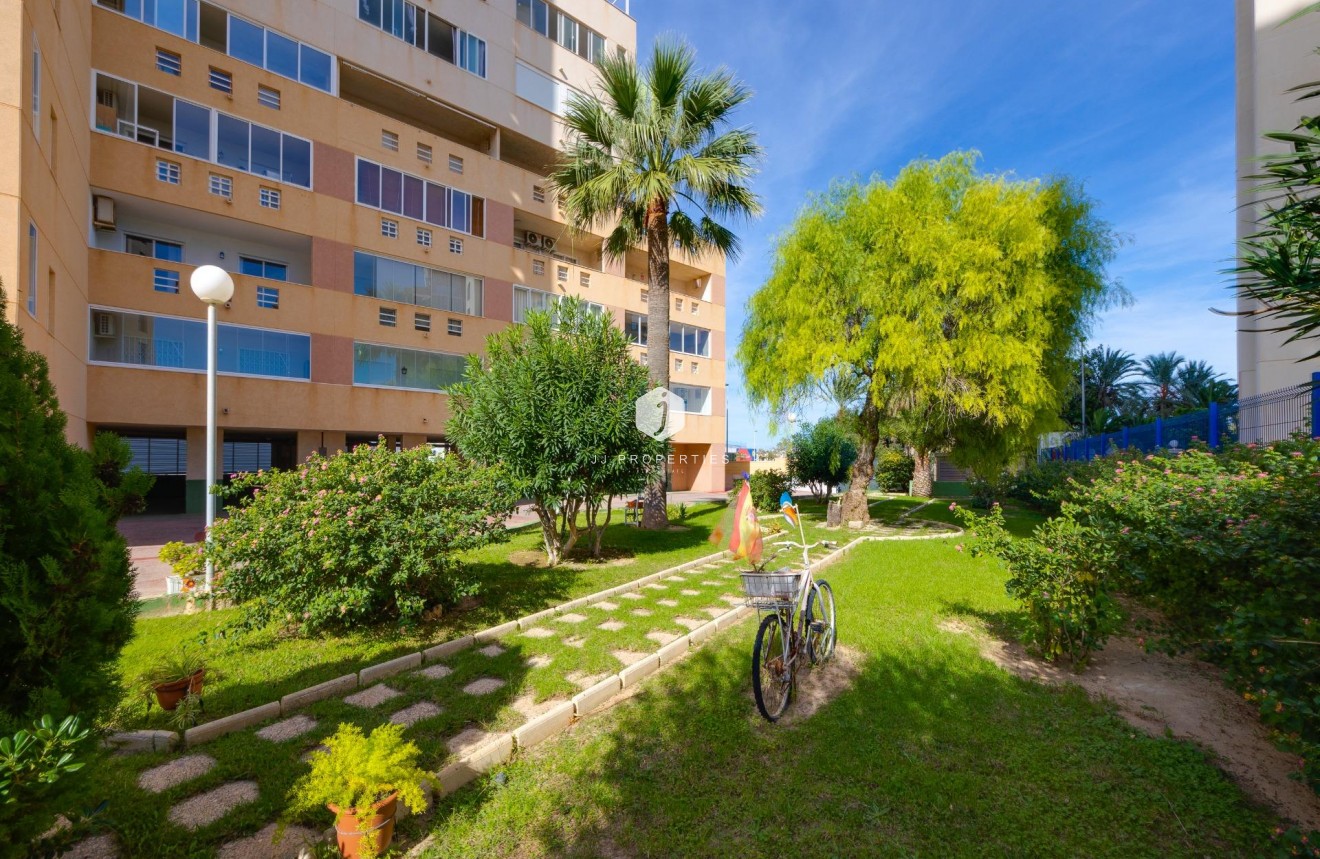 Resale - Apartment / flat -
Torrevieja - La veleta