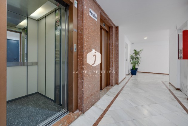 Resale - Apartment / flat -
Torrevieja - La veleta