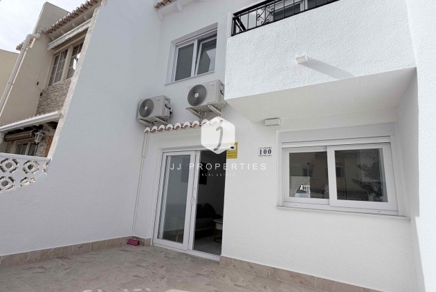 Resale - Chalet -
Torrevieja - Costa Blanca