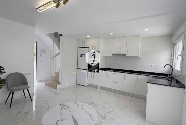 Resale - Chalet -
Torrevieja - Costa Blanca