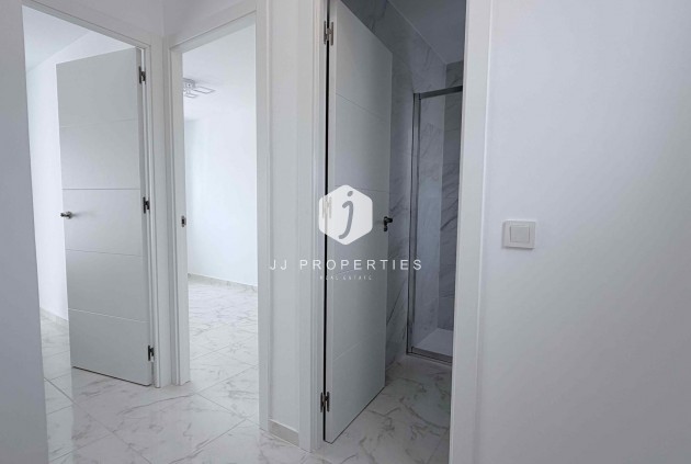 Resale - Chalet -
Torrevieja - Costa Blanca