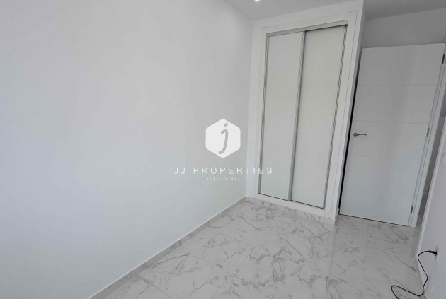 Resale - Chalet -
Torrevieja - Costa Blanca