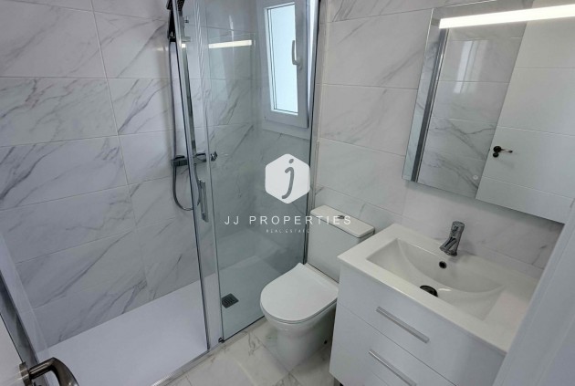 Resale - Chalet -
Torrevieja - Costa Blanca