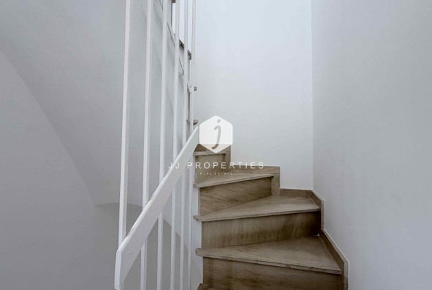 Resale - Chalet -
Torrevieja - Costa Blanca