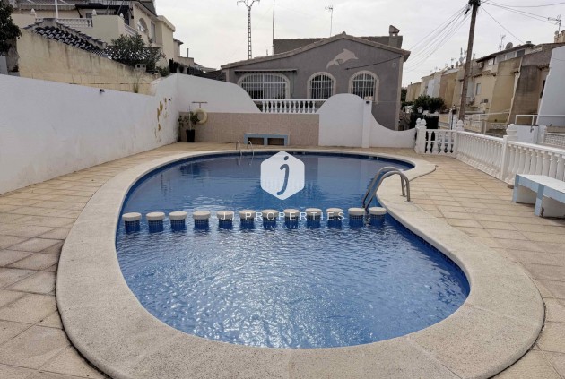 Resale - Chalet -
Torrevieja - Costa Blanca