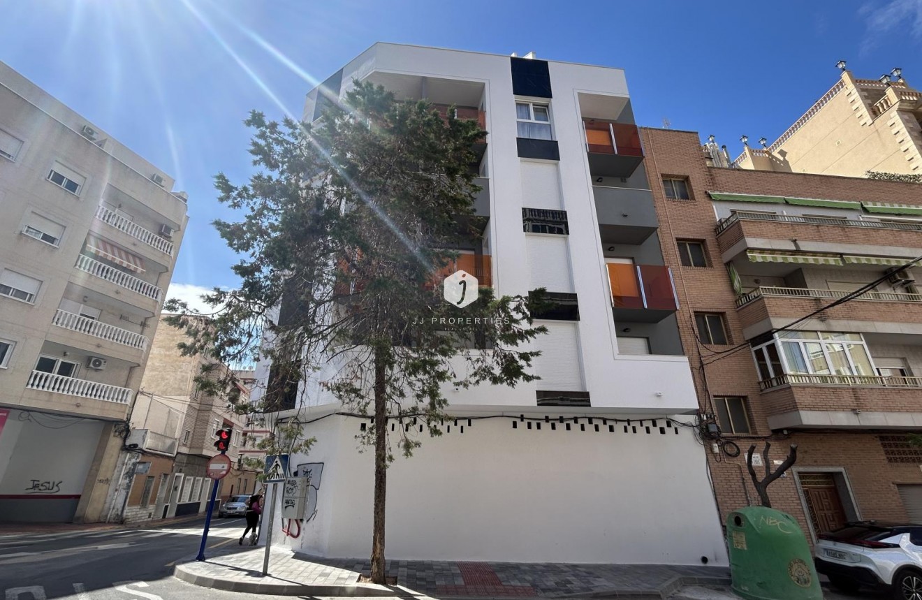 Resale - Apartment / flat -
Torrevieja - Costa Blanca