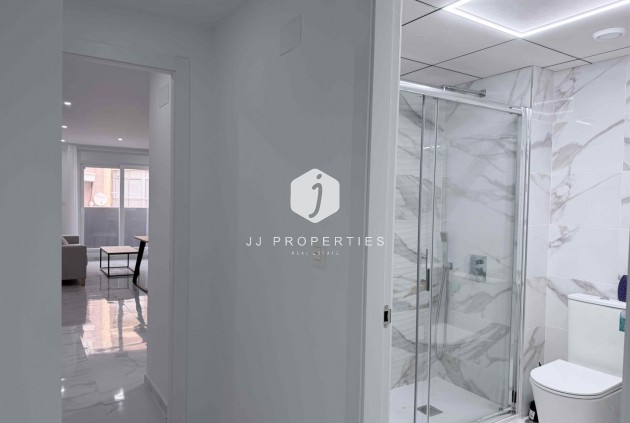 Resale - Apartment / flat -
Torrevieja - Costa Blanca