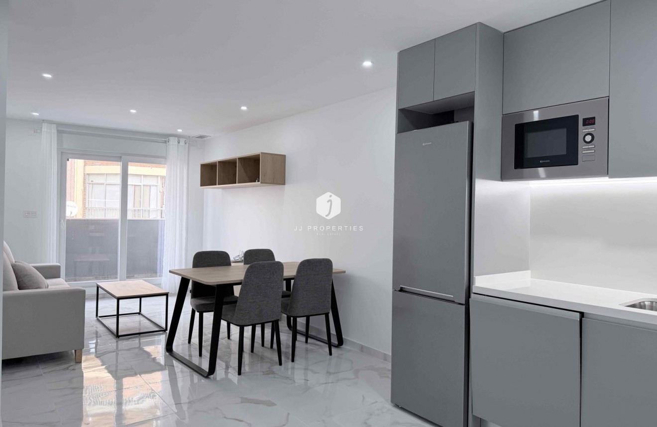 Resale - Apartment / flat -
Torrevieja - Costa Blanca