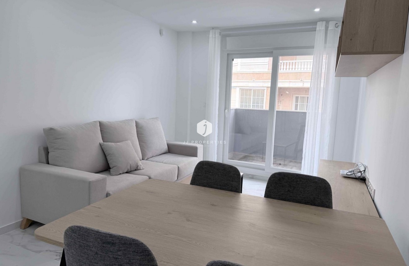 Resale - Apartment / flat -
Torrevieja - Costa Blanca