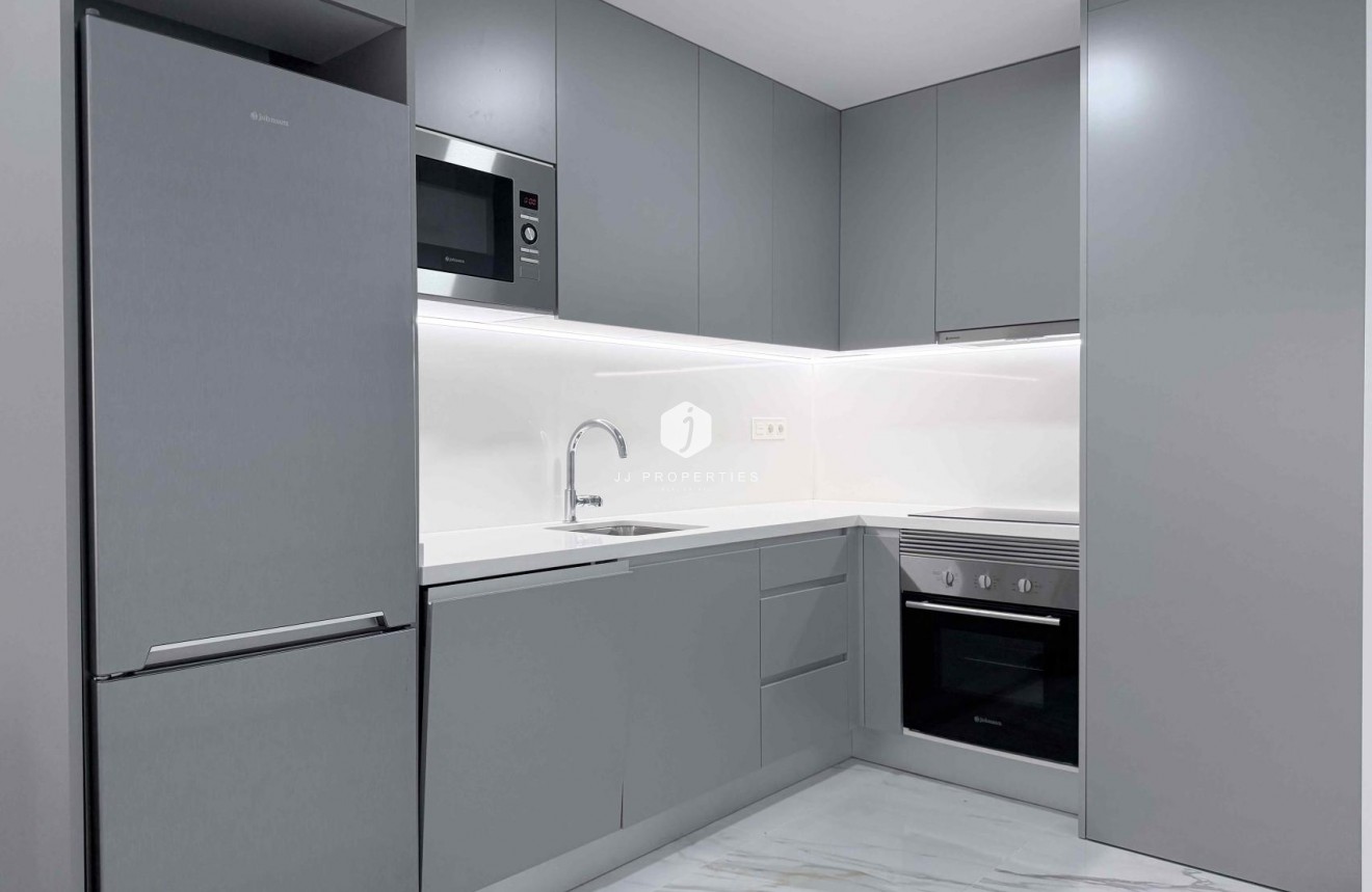 Resale - Apartment / flat -
Torrevieja - Costa Blanca