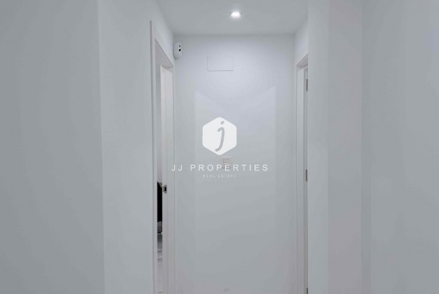 Resale - Apartment / flat -
Torrevieja - Costa Blanca