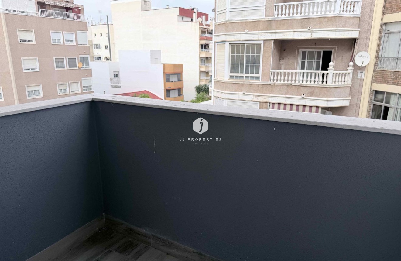 Resale - Apartment / flat -
Torrevieja - Costa Blanca