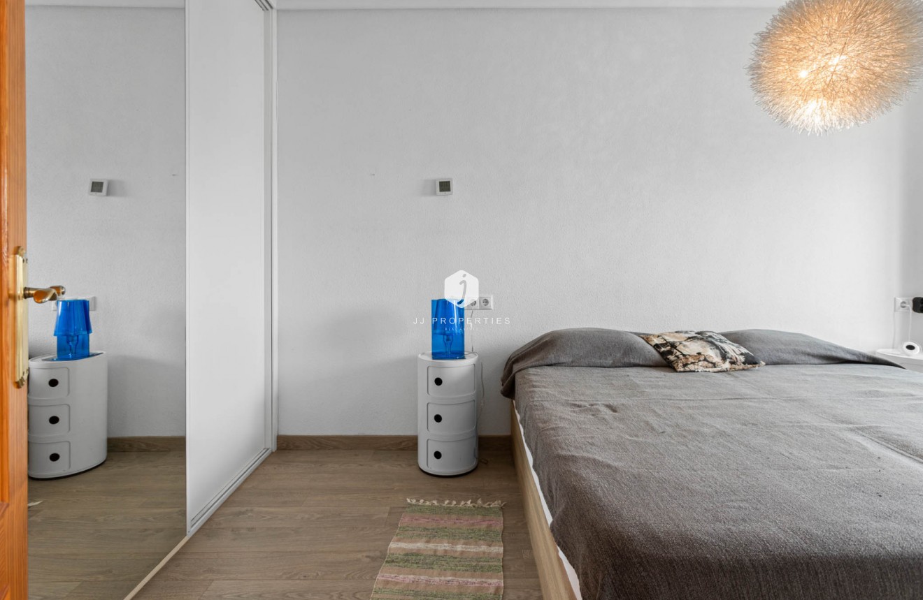 Resale - Apartment / flat -
Torrevieja - Costa Blanca