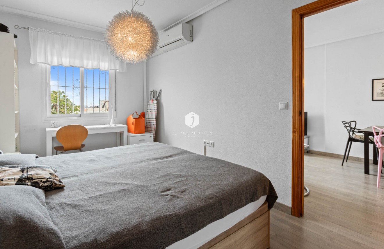 Resale - Apartment / flat -
Torrevieja - Costa Blanca