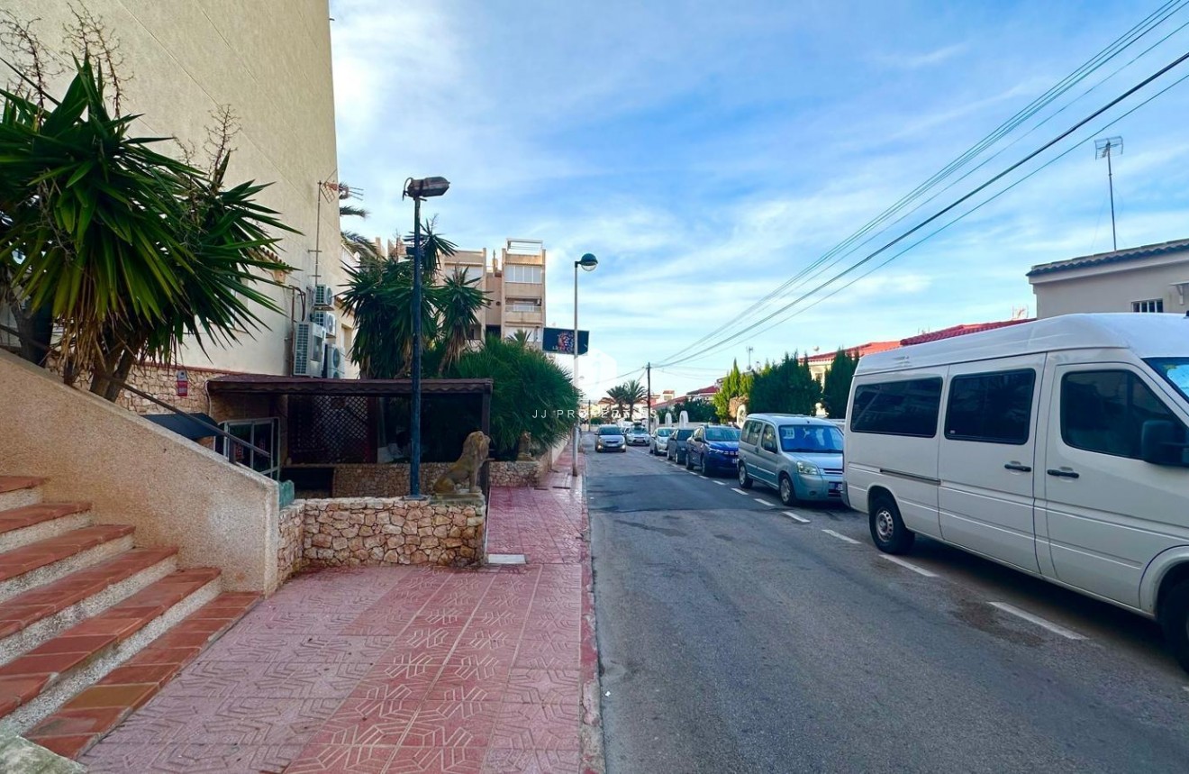 Resale - Duplex -
Torrevieja - La Mata