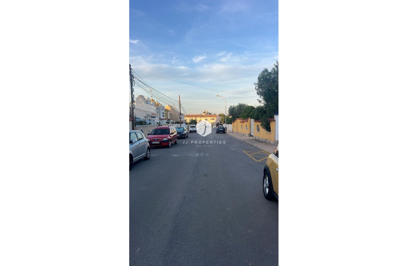 Resale - Duplex -
Torrevieja - La Mata