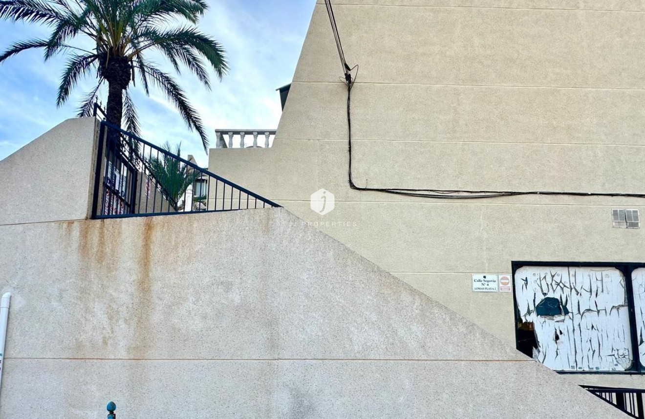 Resale - Duplex -
Torrevieja - La Mata