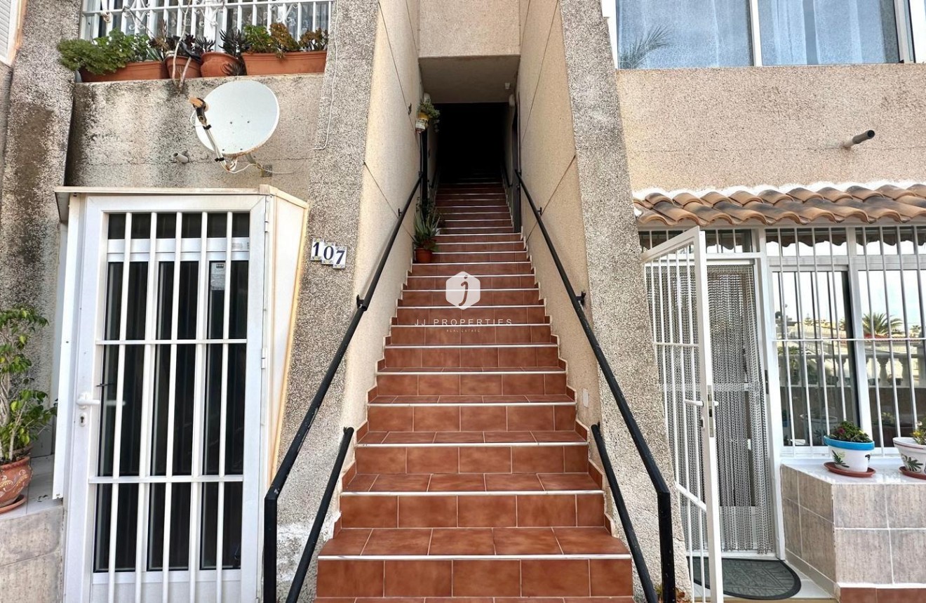 Resale - Duplex -
Torrevieja - La Mata
