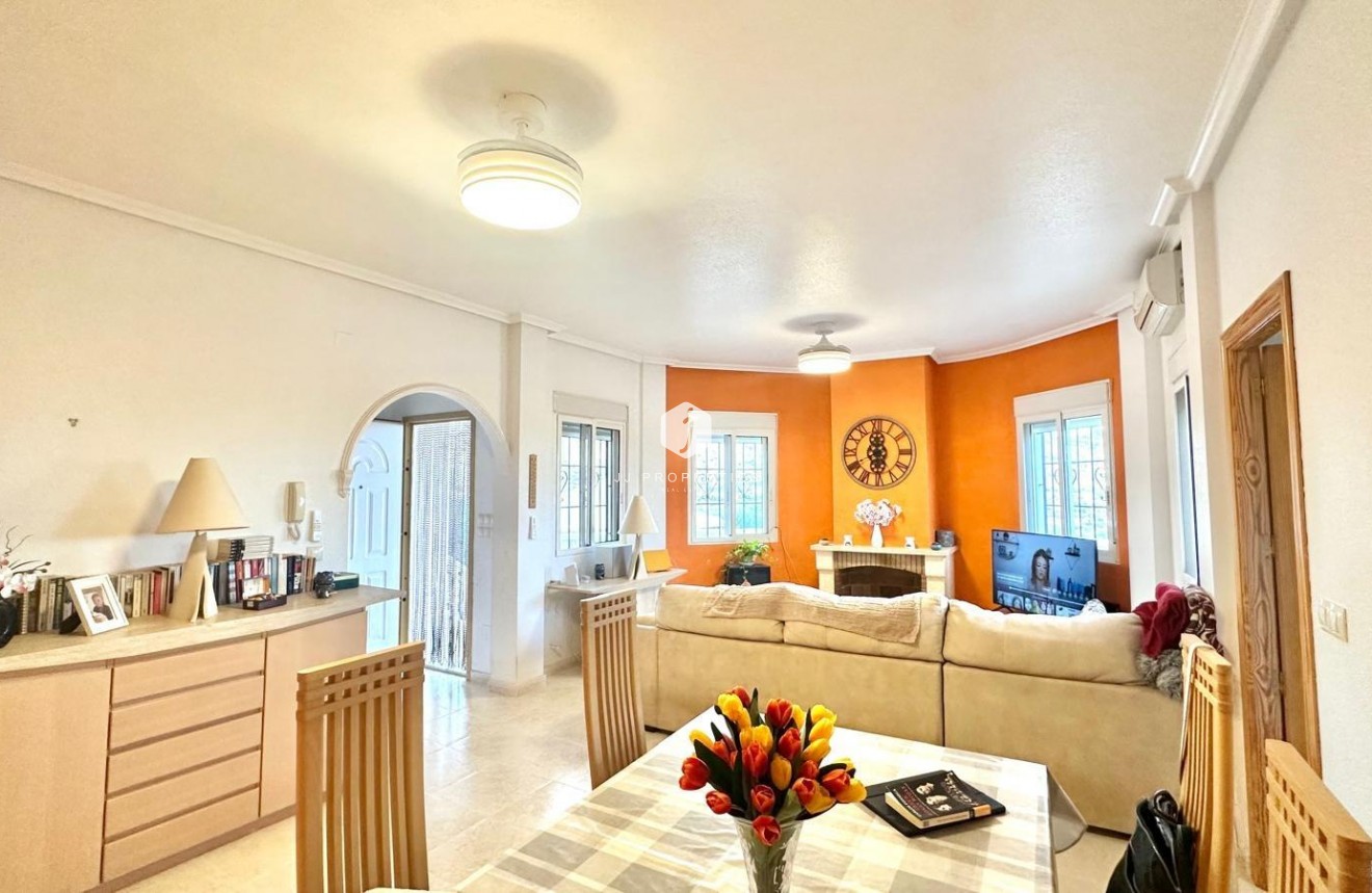 Resale - Villa -
Bigastro - Comunidad Valenciana