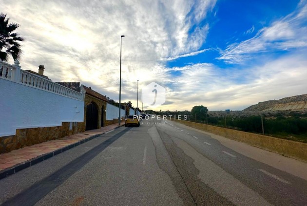 Resale - Villa -
Bigastro - Comunidad Valenciana