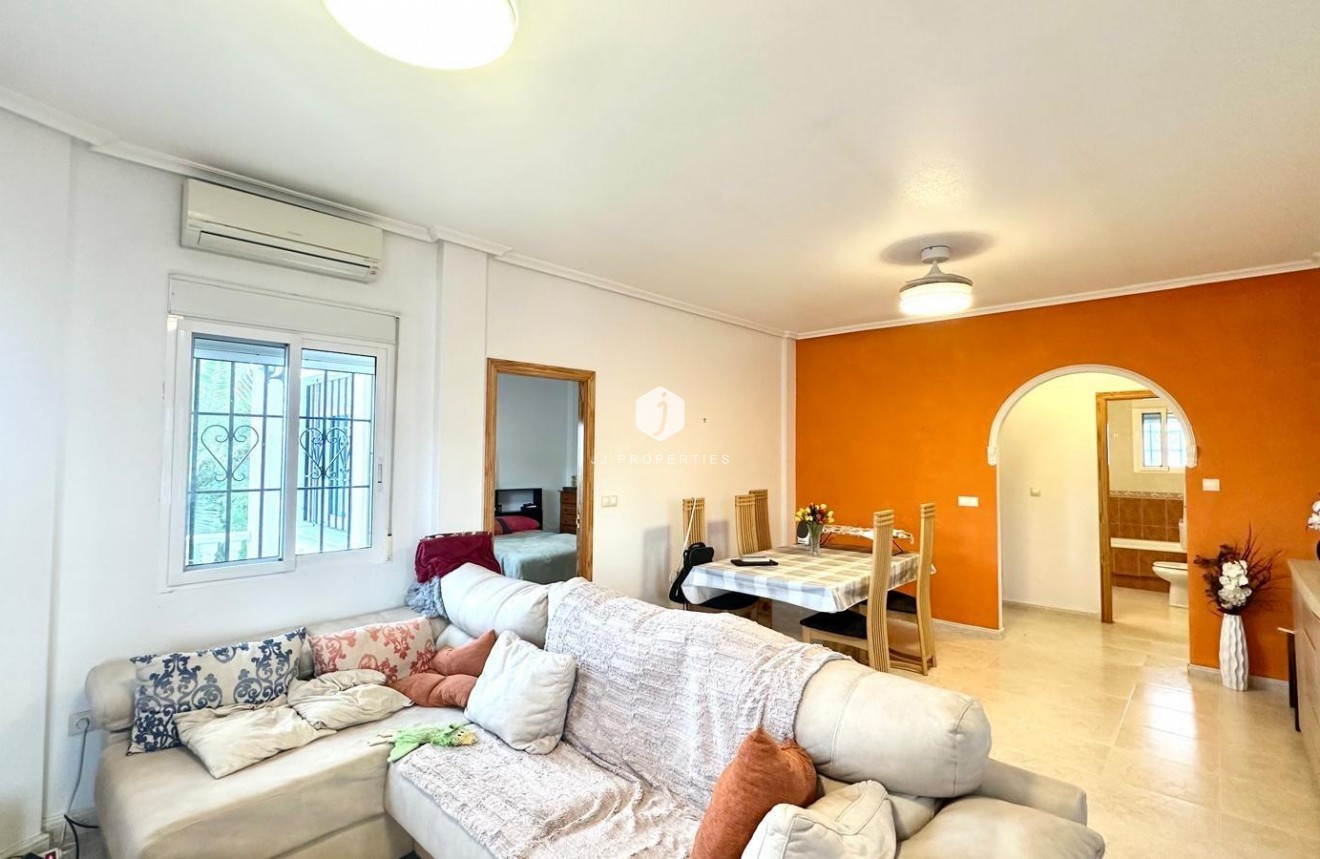 Resale - Villa -
Bigastro - Comunidad Valenciana