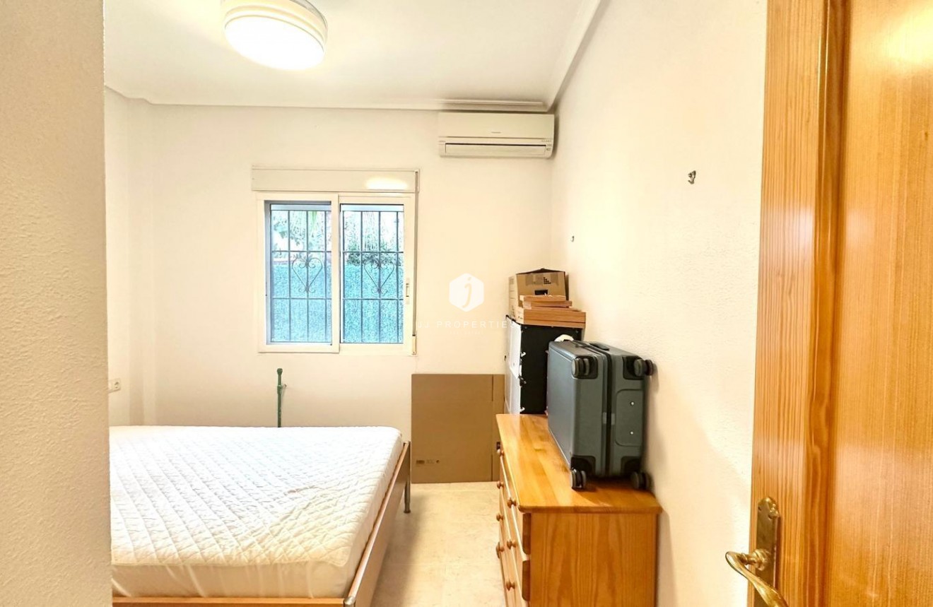 Resale - Villa -
Bigastro - Comunidad Valenciana