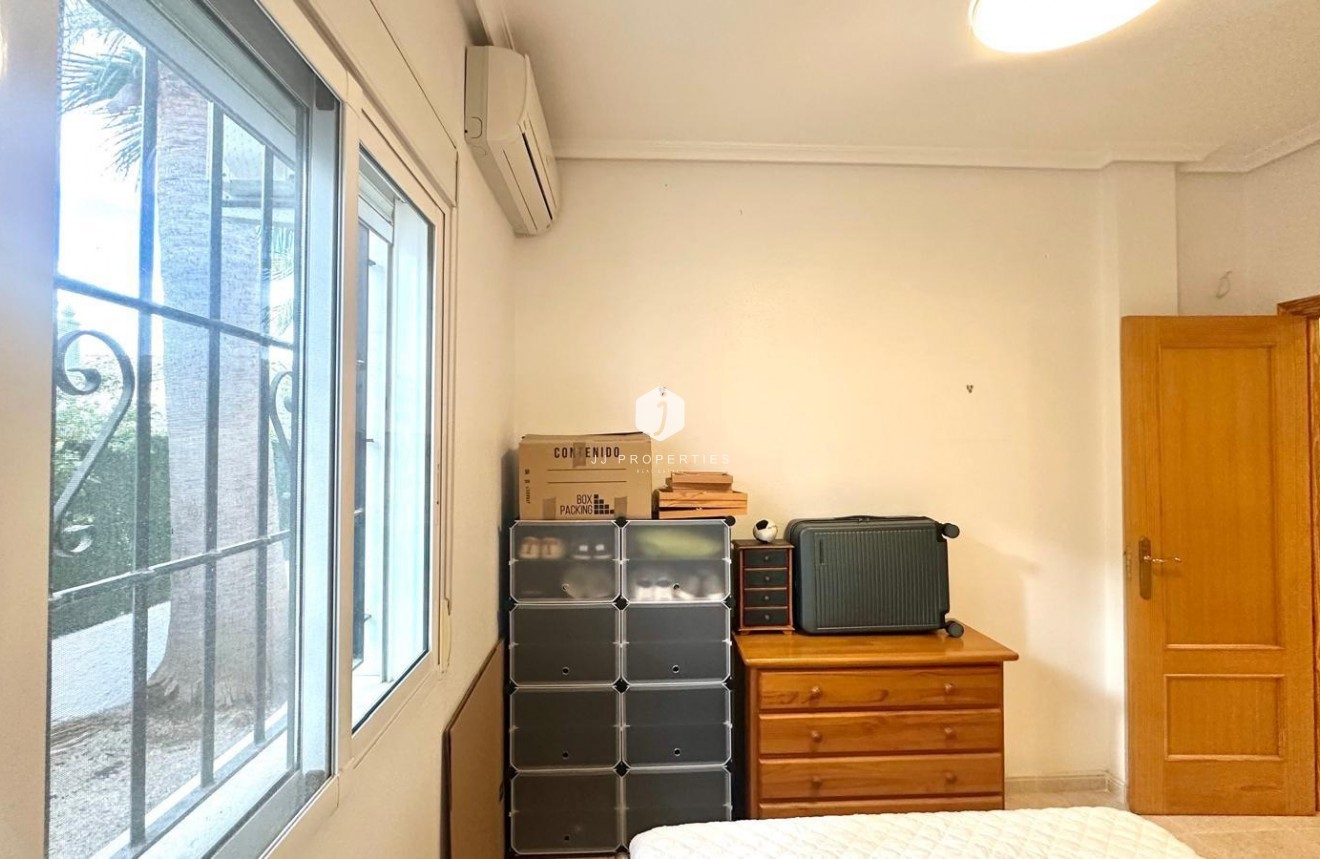 Resale - Villa -
Bigastro - Comunidad Valenciana