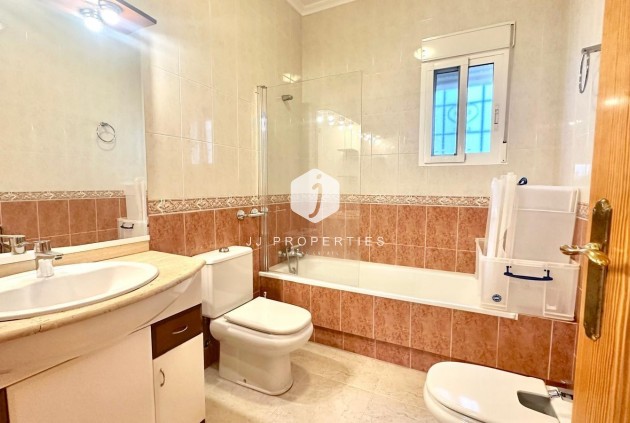 Resale - Villa -
Bigastro - Comunidad Valenciana