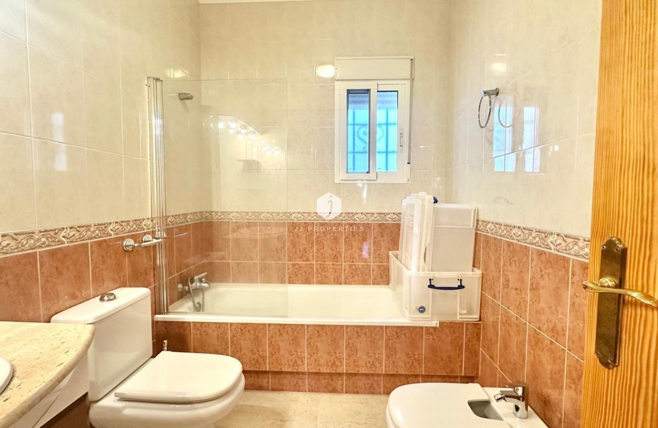 Resale - Villa -
Bigastro - Comunidad Valenciana