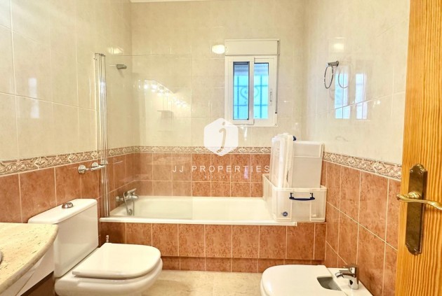 Resale - Villa -
Bigastro - Comunidad Valenciana