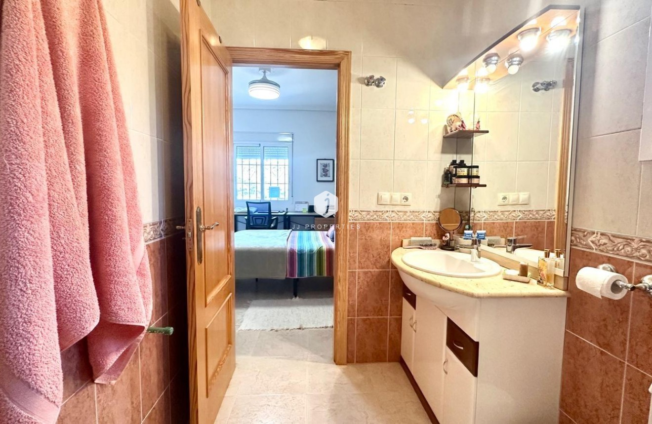 Resale - Villa -
Bigastro - Comunidad Valenciana