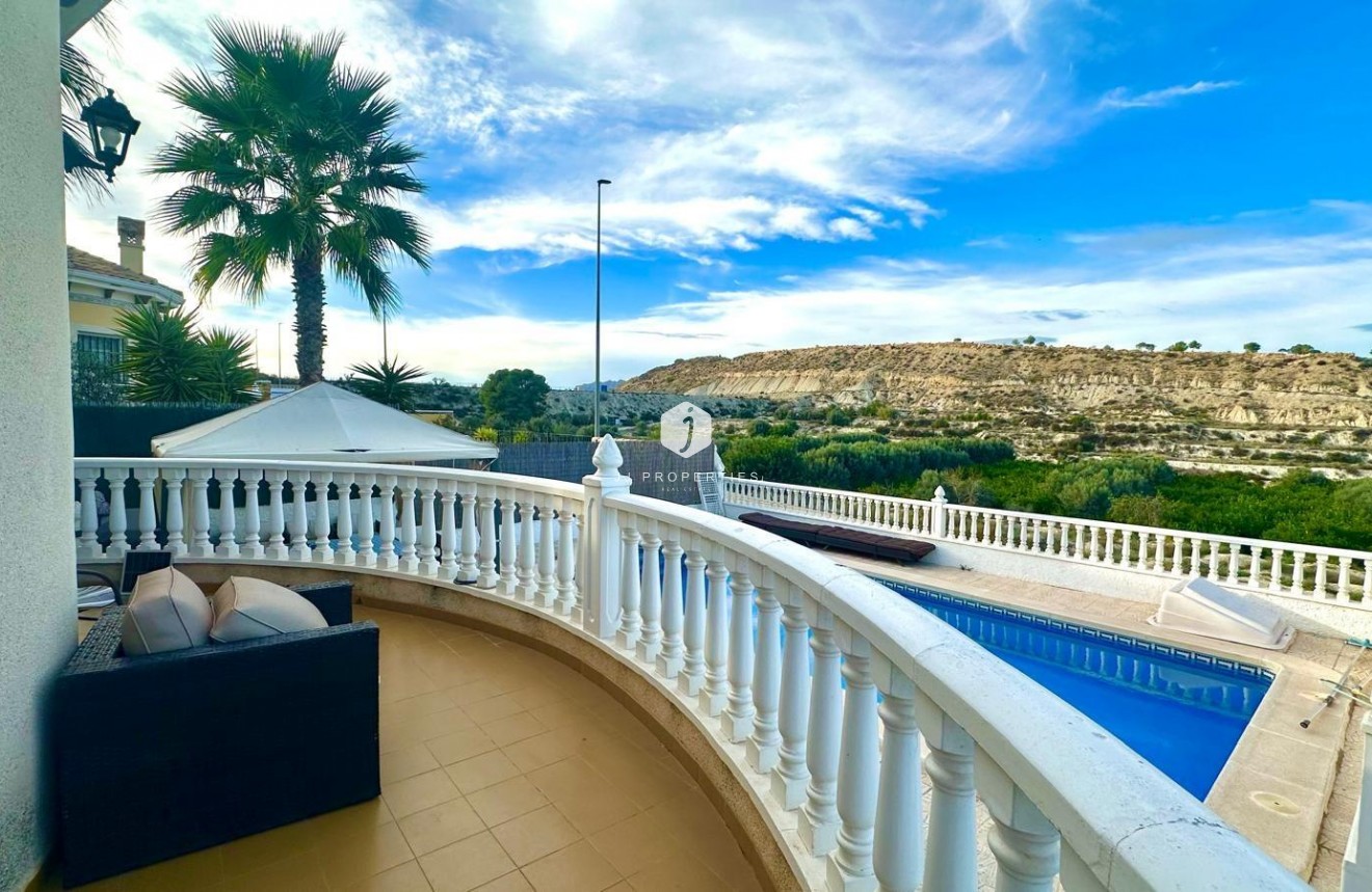 Resale - Villa -
Bigastro - Comunidad Valenciana