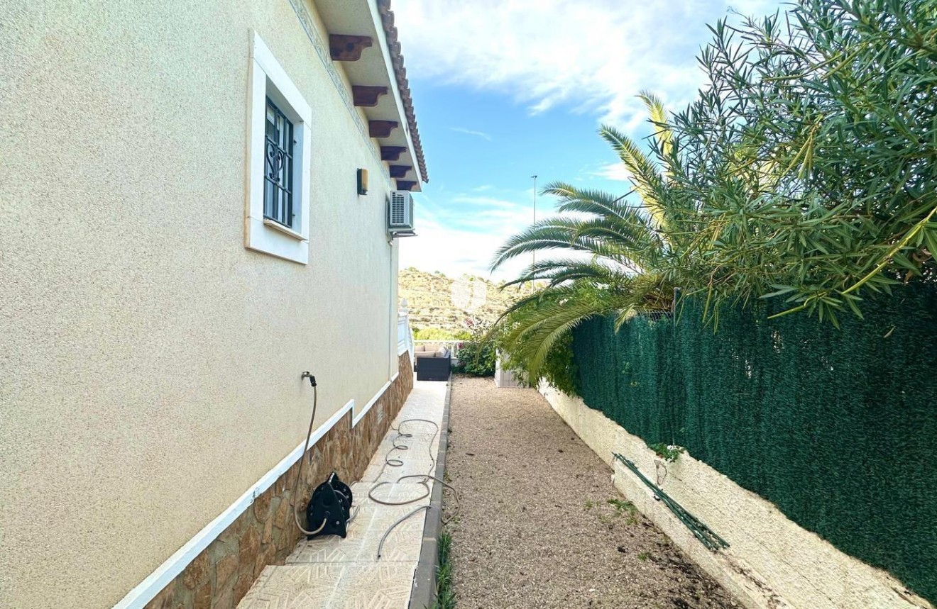 Resale - Villa -
Bigastro - Comunidad Valenciana