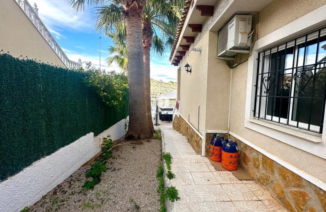 Resale - Villa -
Bigastro - Comunidad Valenciana