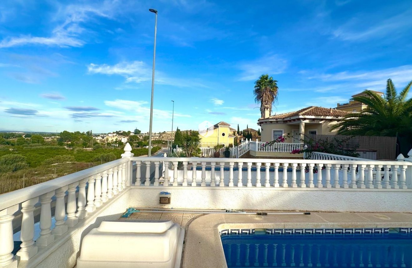 Resale - Villa -
Bigastro - Comunidad Valenciana