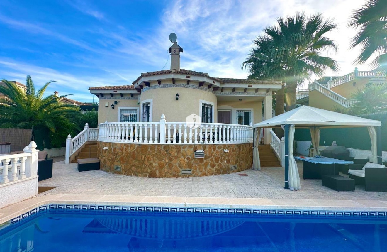 Resale - Villa -
Bigastro - Comunidad Valenciana