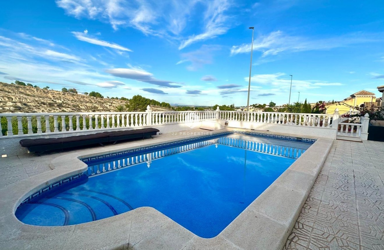 Resale - Villa -
Bigastro - Comunidad Valenciana